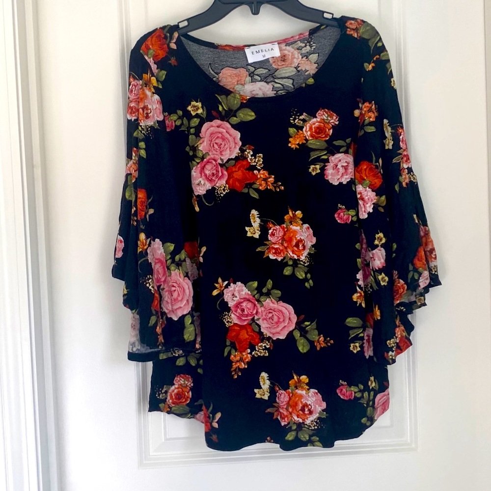 2/25$ Emelia floral top